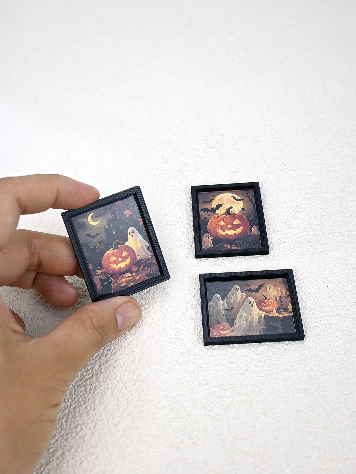 A Halloween Wall Hanging Decoration, Halloween and Easter Decorations, 1/6, 1/12 Dollhouse Model House Accessories, Photography Props, Micro-Landscape Decorations, Miniatures, Small Gifts, Giveaways, Home Decor Figurines